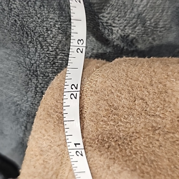 EUC Orvis Fleece vest with sherpa lining. Size L Cream and tan - Picture 4 of 6